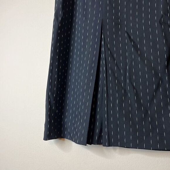 WORTH Black Large Pleat Skirt with White Pinstripe Style Pattern - Size 12 - Picture 8 of 10